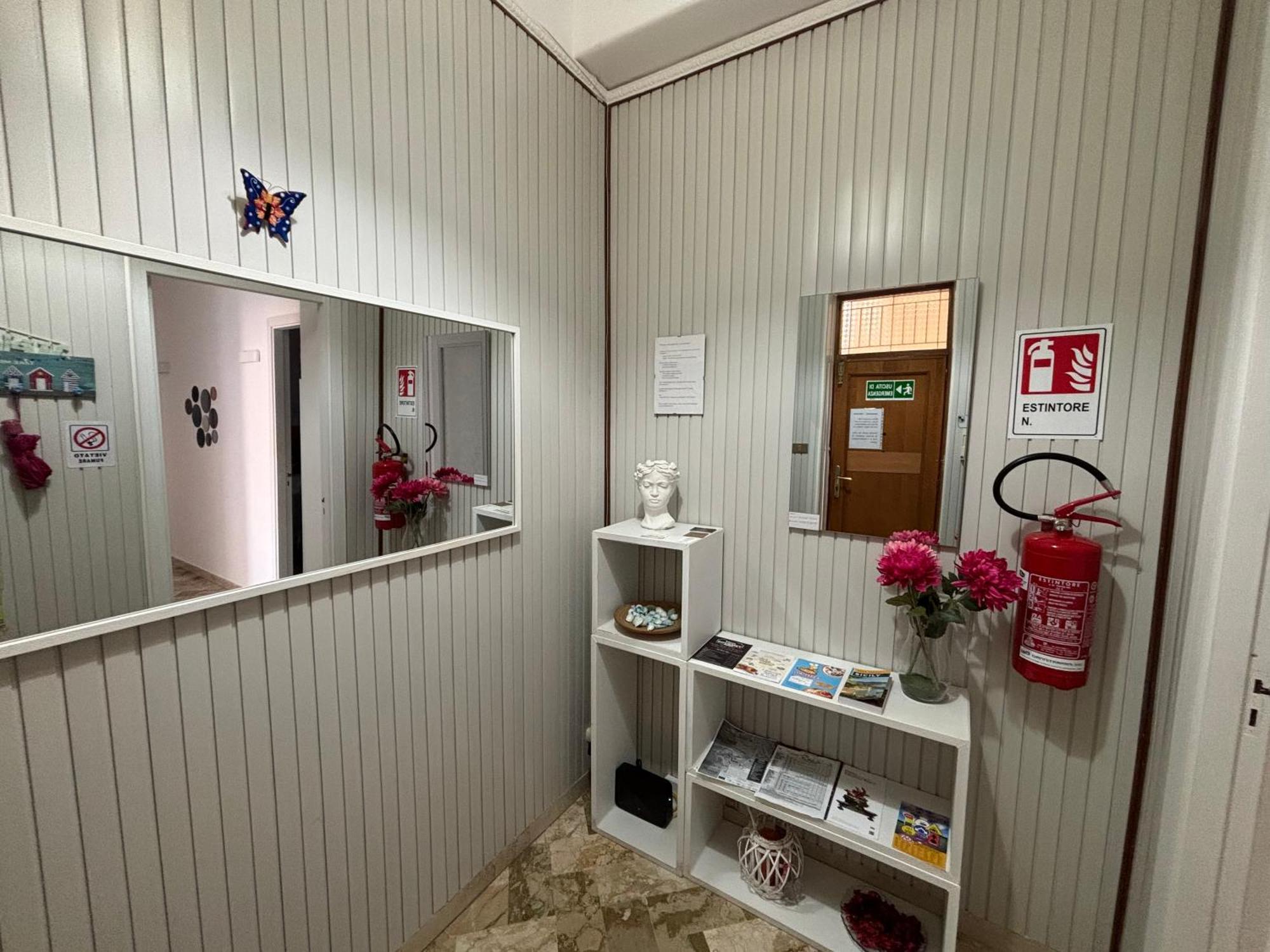 Casa Del Grillo, In Centro, A 50M Dal Mare Appartement Trapani Buitenkant foto